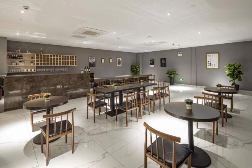 Ramada By Wyndham Mengzi Suites Ngoại thất bức ảnh